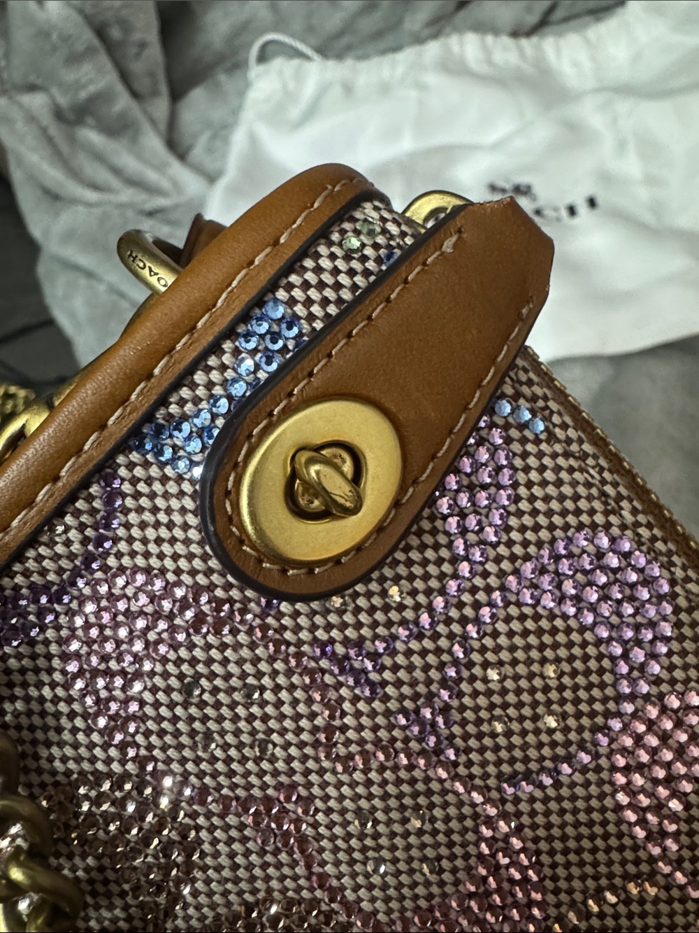Coach swinger rainbow crystal-like new - Picture 9 of 15
